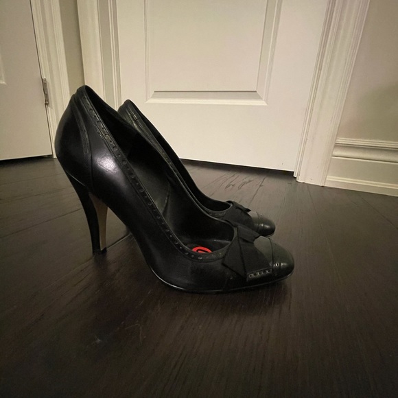 Enzo Angiolini leather front bow heels - Picture 3 of 3